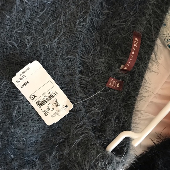 Cropped fuzzy sweater - Picture 2 of 2